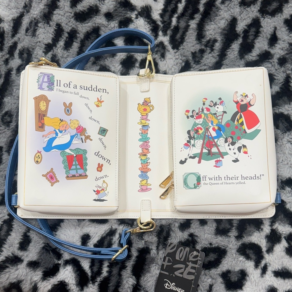 Loungefly Disney Alice In Wonderland Classic Boos Convertible Crossbody/Backpack - Picture 4 of 9